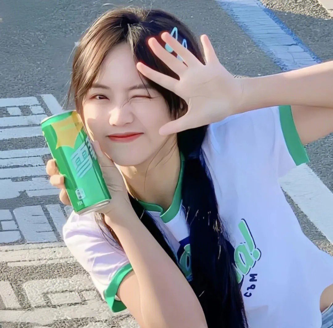 相逢时节月正圆